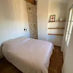 Apartment With Mediterranean Charm In The Heart Of The Provencal Market *
