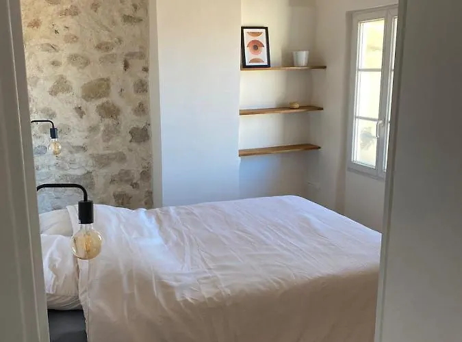 With Mediterranean Charm In The Heart Of The Provencal Market Apartment *