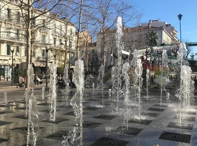 With Mediterranean Charm In The Heart Of The Provencal Market Αντίμπ