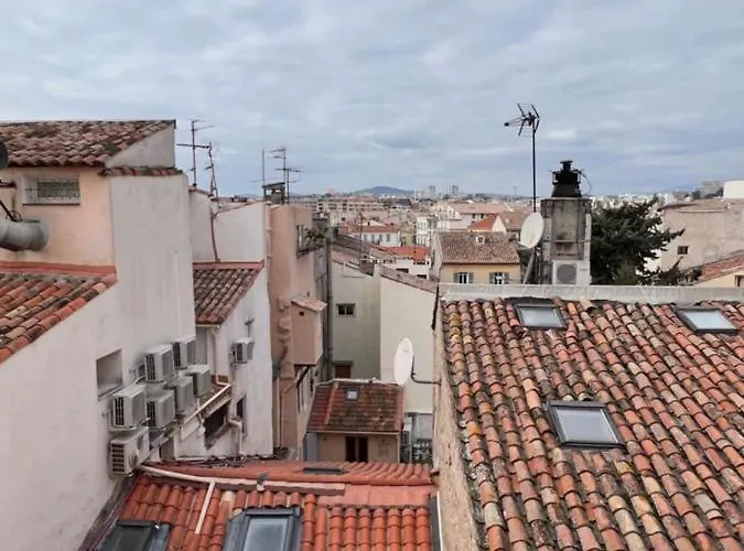 With Mediterranean Charm In The Heart Of The Provencal Market Apartment *