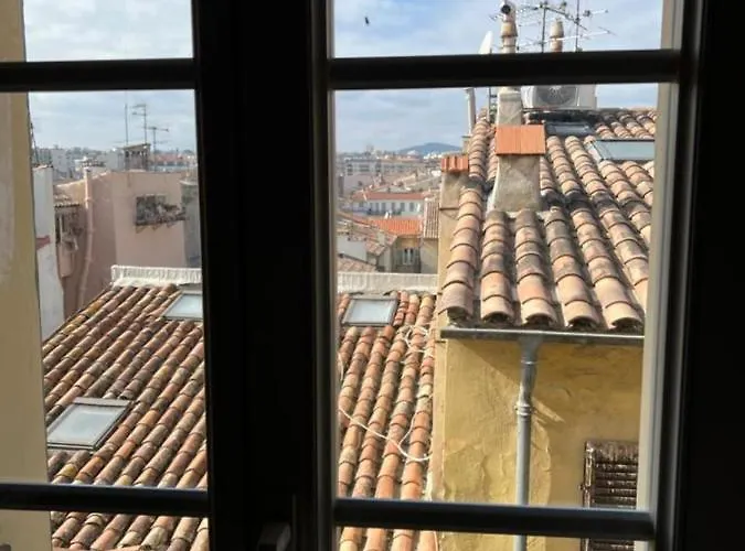 With Mediterranean Charm In The Heart Of The Provencal Market Διαμέρισμα